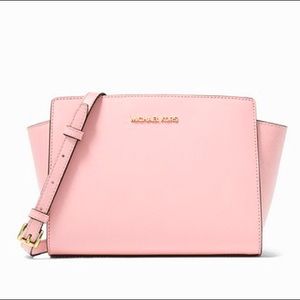 Michael Kors - Selma Medium Leather Crossbody Bag